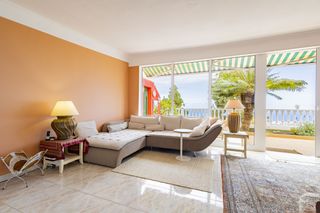 Casa in Calle tosca alta 2 ' transy 10. Chalet versátil con vistas al mar