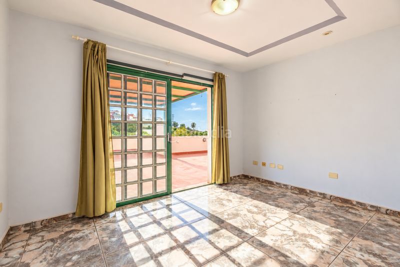 Foto d3d7752f-b5c7-4298-97c1-04d9d057af12. Chalet en c. tosca la iglesia chalet independiente con parcela, vistas al mar y montaña. en Santa Úrsula