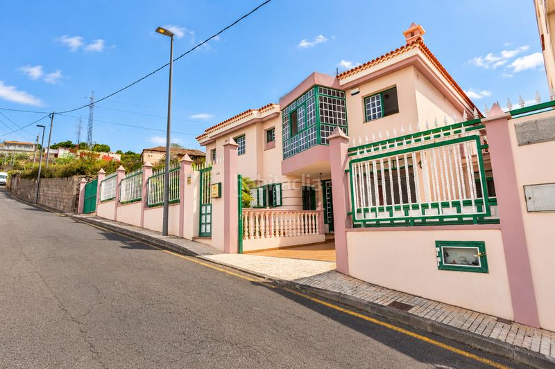 Foto f8cc3b82-eac7-4813-9249-efede1e3ced1. Chalet en c. tosca la iglesia chalet independiente con parcela, vistas al mar y montaña. en Santa Úrsula