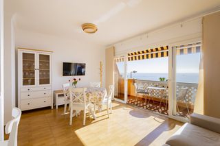 Rent Apartment in Av. maritima, 31 31. Vivir frente al mar es posible  alquiler de temporada