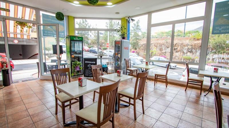 Foto 62ecb938-f85e-4b6d-8333-9c05fe11efe4. Local comercial a calle trujilla la 1 a Cabo Blanco Arona