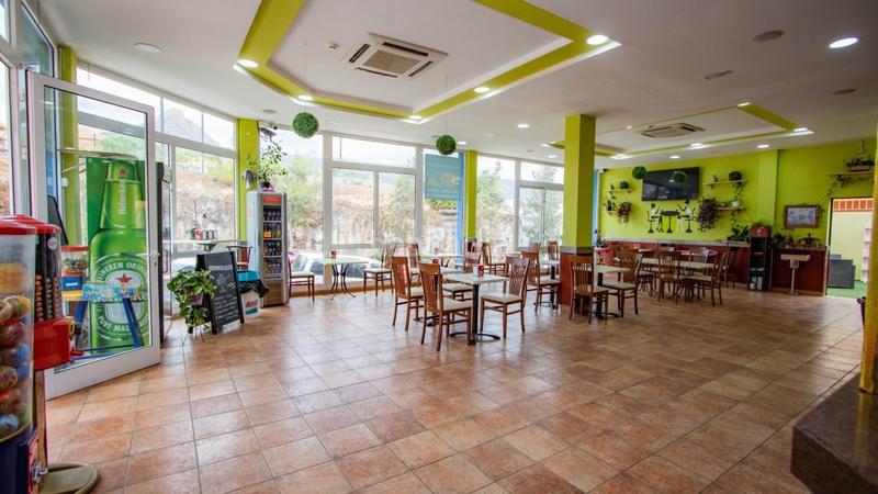 Foto 7d270d69-04c9-437b-b4c0-09079690460d. Local comercial a calle trujilla la 1 a Cabo Blanco Arona