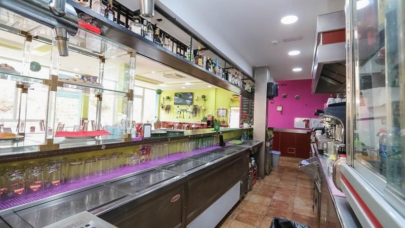 Foto b8123146-0000-4b89-937b-db942ab57906. Local comercial a calle trujilla la 1 a Cabo Blanco Arona