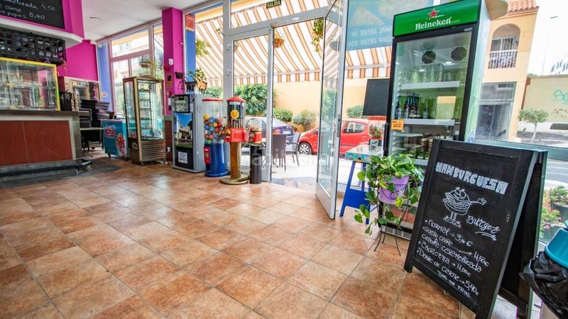 Foto bd5c54cd-8e45-4cb5-9b9d-90cddb7a0c42. Local comercial a calle trujilla la 1 a Cabo Blanco Arona