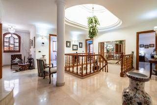 Chalet à Calle emeterio padron cruz 1. Magnífico chalet independiente en venta en calle emeterio padrón