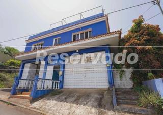 Casa a Calle calle de la hoya los lirios 18. Amplia casa terrera en agua garcia