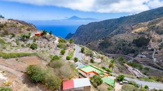Rent Country house in Calle rosas 67. Se alquila casa en agulo, las rosas!
