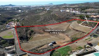 Terreny residencial a El Salto. Terreno en venta en granadilla de abona  vistas al mar, acceso d