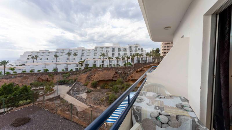 Foto 019ef47c-1802-468b-bffb-137a115db8a3. Apartamento  con vistas al mar en playa paraíso en Adeje