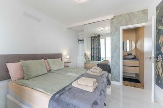 Apartament  Calle finlandia. Encantador apartamento con parking privado y con vistas al mar