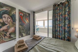 Apartament  Calle finlandia. Encantador apartamento con parking privado y con vistas al mar