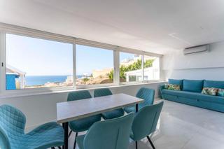 Piccolo appartamento  Calle finlandia. Encantador apartamento con parking privado y con vistas al mar
