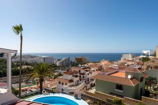 Appartement  Calle finlandia. Encantador apartamento con parking privado y con vistas al mar