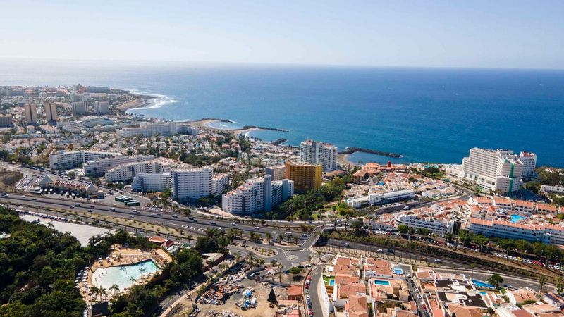 Foto 6f7cce5c-3a69-4a34-a64b-2d94e42d51de. Apartament amb aparcament piscina a San Eugenio Alto Adeje