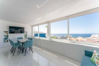 Apartamento  Calle finlandia. Encantador apartamento con parking privado y con vistas al mar
