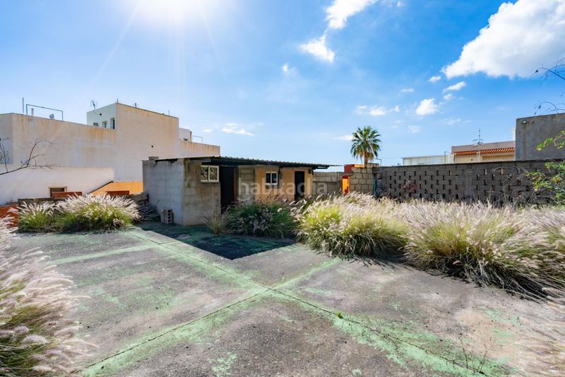 Foto 2d3c2432-f129-4d12-97f5-84e7dd4f2848. Chalet edificio en el corazón en Centro Güímar