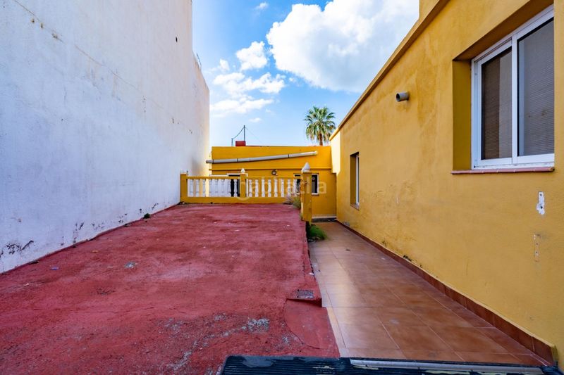 Foto 9f0cc62b-b832-4a9e-a0e0-58254481747b. Chalet edificio en el corazón en Centro Güímar