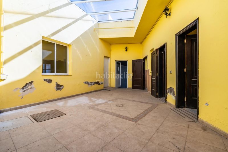 Foto d1b1eb1f-eb21-4bbf-a167-c7b1bde8b2d6. Chalet edificio en el corazón en Centro Güímar