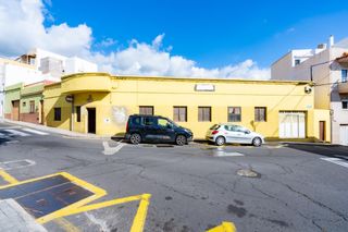 Xalet  Calle calle el calvario. Edificio en el coraz�n g��mar