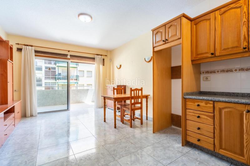 Foto 80d384f8-f118-49fd-ac2c-8230ad7f0135. Apartament amb aparcament piscina a Los Cristianos Arona