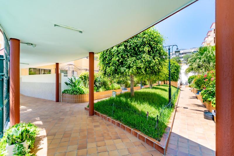 Foto f98f2ecc-9562-40be-af66-7e38c86e2eeb. Apartament amb aparcament piscina a Los Cristianos Arona