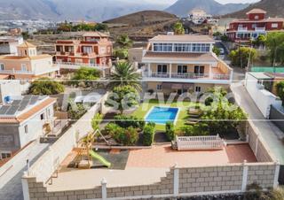 Chalet à Buzanada. Oportunidad! exclusiva villa de 10 habitaciones  en buzanada, ar