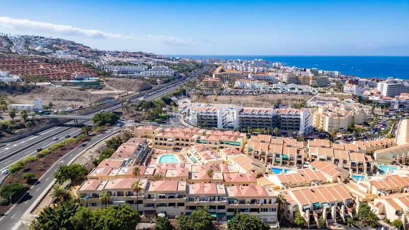 Foto b984fbea-bea9-47fd-b989-6a76f0b53f96. Pis amb piscina a Torviscas Bajo Adeje
