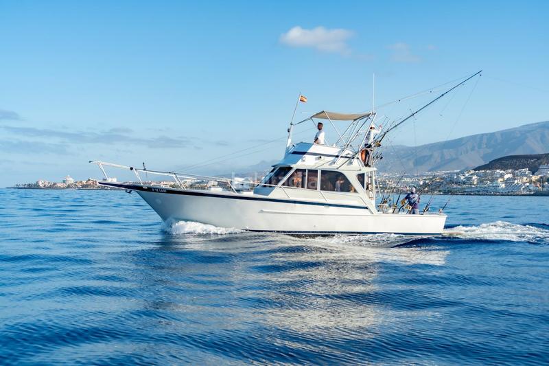 Foto 4a0dd92e-287a-4c08-beaa-7dcb164a7197. Alquiler local comercial se vende empresa de pesca deportiva. en Arona