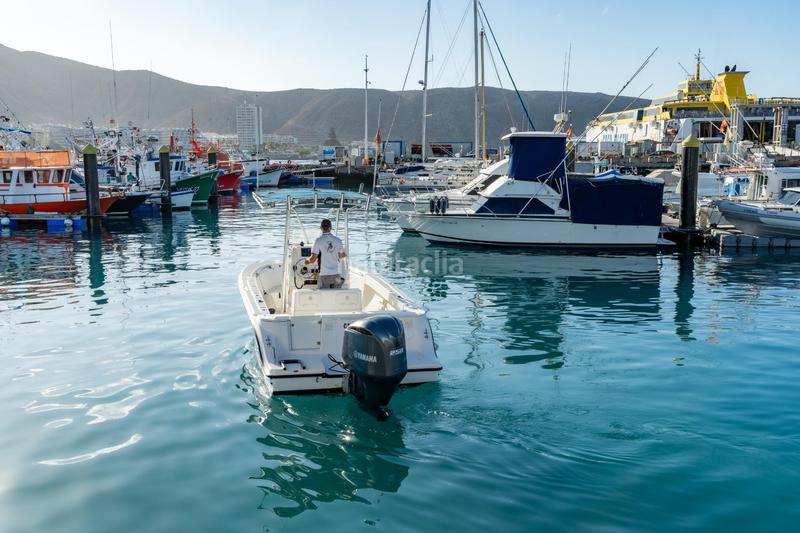 Foto 6dd9e785-6586-4a63-adbe-ce3ae205d73b. Alquiler local comercial se vende empresa de pesca deportiva. en Arona