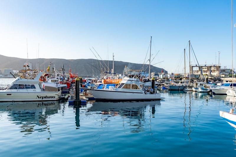 Foto acf32146-b07b-4f4f-9bed-be94215b3750. Alquiler local comercial se vende empresa de pesca deportiva. en Arona