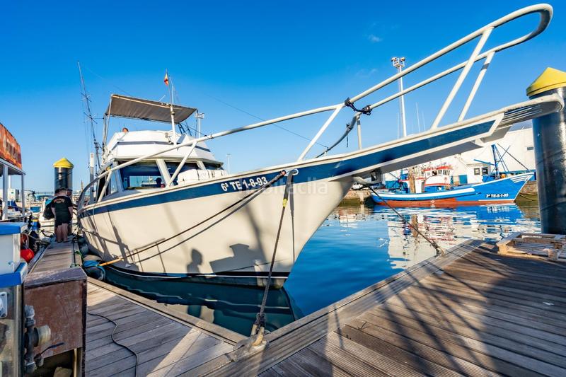 Foto c5d989f8-b573-4f04-a180-f567e59ab01b. Alquiler local comercial se vende empresa de pesca deportiva. en Arona