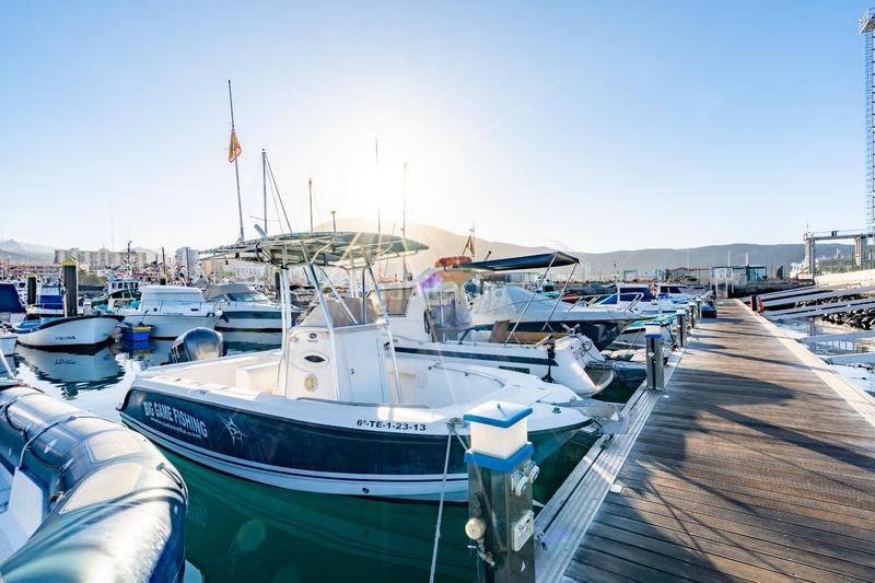 Foto f34189e9-76a3-4b4b-b3f4-48f61b658355. Alquiler local comercial se vende empresa de pesca deportiva. en Arona