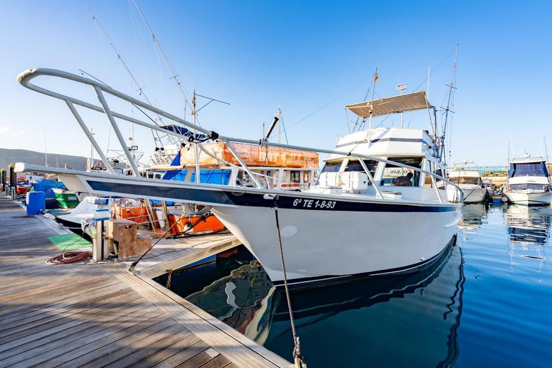 Foto faf1784f-da7c-4e7c-a1fe-f2276c459b3b. Alquiler local comercial se vende empresa de pesca deportiva. en Arona