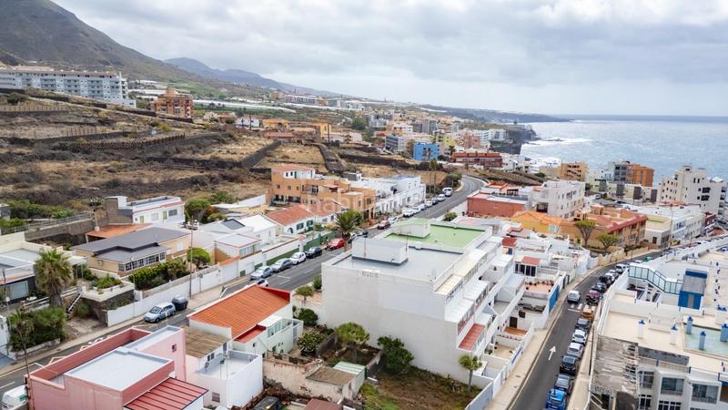 Foto 6f5c3168-20b7-4139-a7a7-1ea43974efb3. Chalet  independiente con vistas al mar y montaña en Bajamar en San Cristóbal de La Laguna