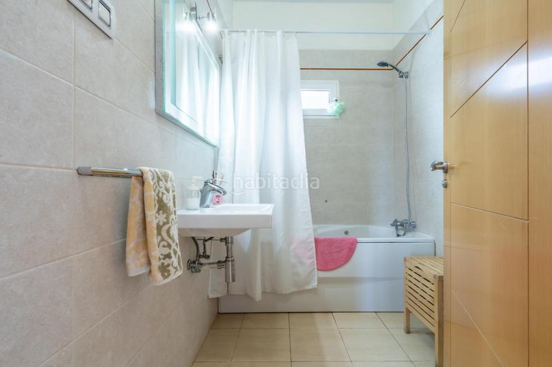 Foto c1f3938a-f260-4fd3-a49f-ed31a3ebf844. Chalet  independiente con vistas al mar y montaña en Bajamar en San Cristóbal de La Laguna