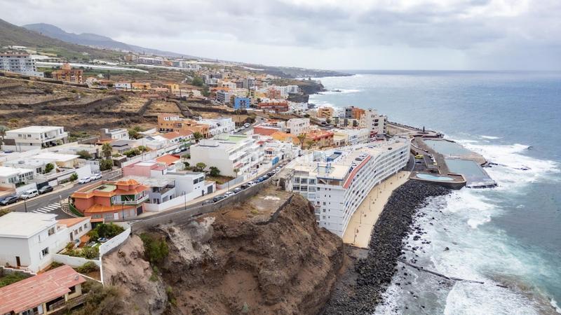 Foto c437b2c8-aa3a-4c7c-ae0a-367264323f58. Chalet with parking in Bajamar San Cristóbal de La Laguna