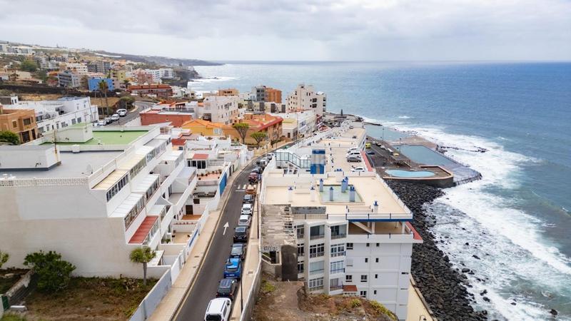 Foto c561d11d-c972-4ead-a027-367bdf117a49. Chalet  independiente con vistas al mar y montaña en Bajamar en San Cristóbal de La Laguna