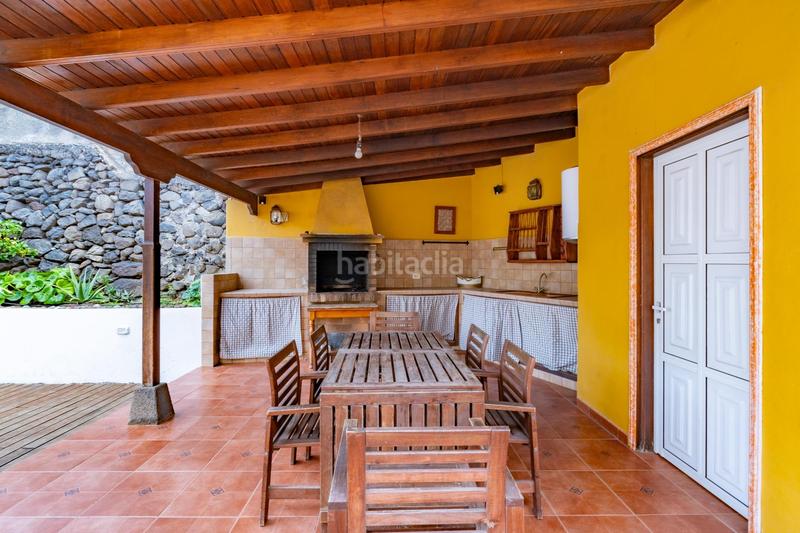 Foto cee3d68b-7863-455b-9e63-43003d7e5e68. Chalet  independiente con vistas al mar y montaña en Bajamar en San Cristóbal de La Laguna