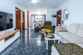 Apartamento  Calle roque de jama 7. Apartamento con dos locales comerciales en venta en los cristian