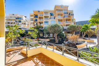 Apartament a Caleta 3. Gran apartamento con terraza y piscina  en los cristianos