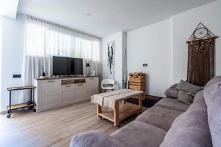 Piccolo appartamento in Caleta 3. Gran apartamento con terraza y piscina  en los cristianos