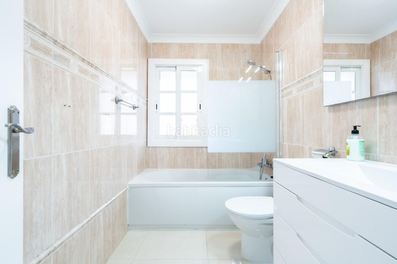 Foto ba7cd014-2723-4400-9d81-d36c1497322d. Casa adossada amb aparcament a Casco Urbano Adeje