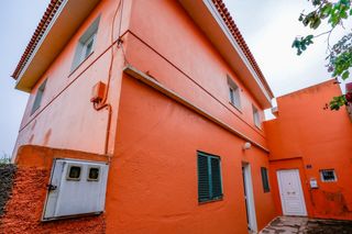 Masia a Guamasa - El Ortigal - Los Rodeos. Terreno con 4 casas independientes