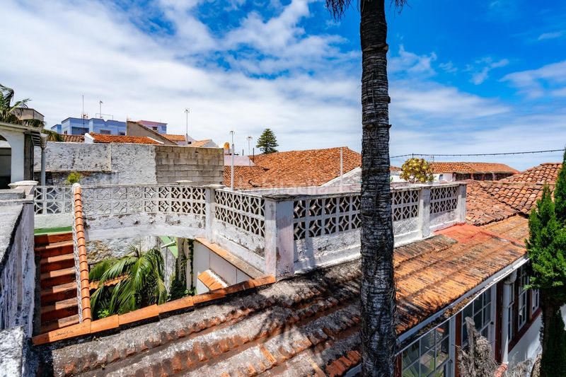 Foto 58a8f837-42cf-40c2-92cb-21284a38a313. Casa amb aparcament a Centro Orotava (La)