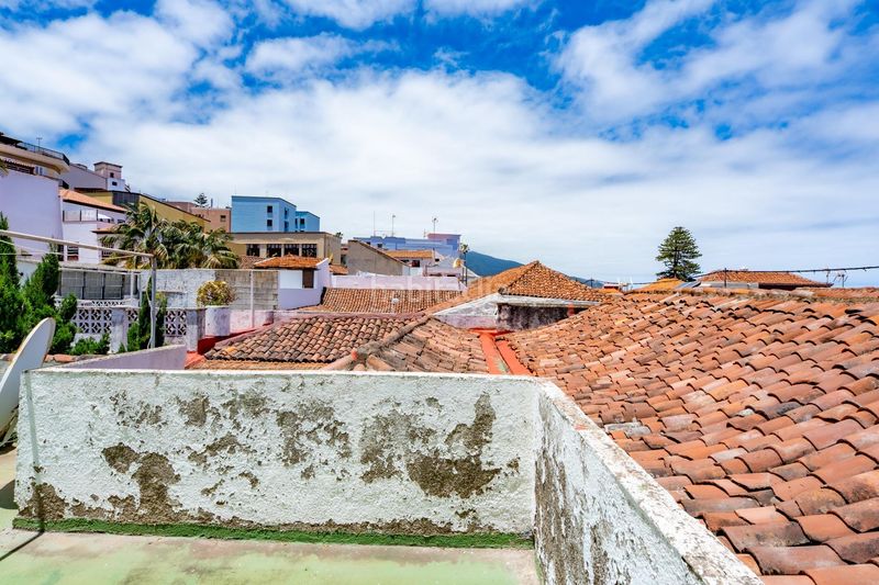 Foto 9a6e8d1a-2662-4903-a44f-5513d9fa42eb. Casa amb aparcament a Centro Orotava (La)
