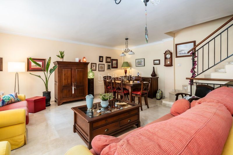 Foto 12cf1678-1d0b-4f47-aa04-f86b05bc88ec. Casa aparellada amb aparcament a Tegueste