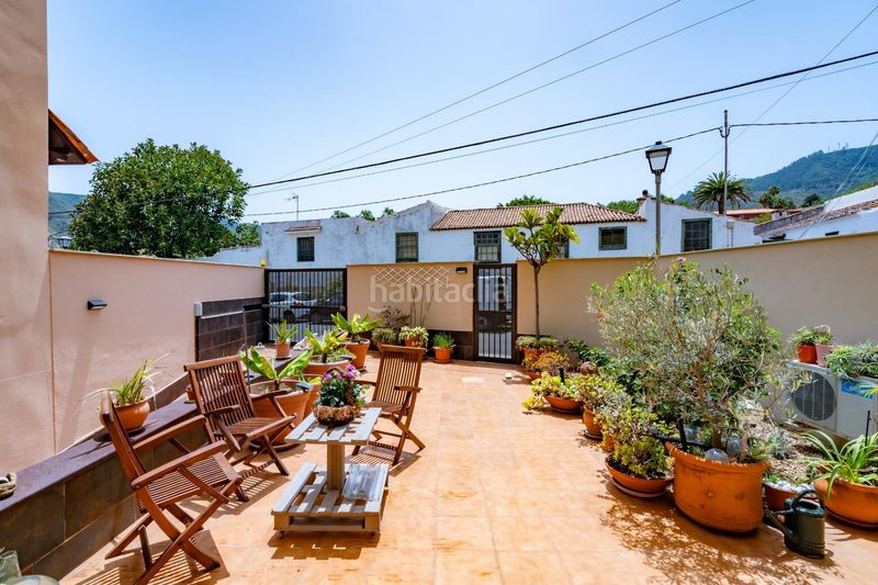 Foto 36e8d460-5cec-4ca9-b614-b03f3d71a844. Casa aparellada amb aparcament a Tegueste