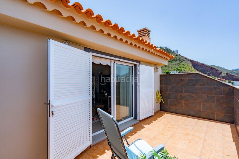 Foto b3c0903c-f30f-4d97-be6b-d905c1a2ebf6. Casa aparellada amb aparcament a Tegueste