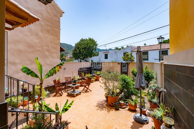 Foto e5b456fe-e714-47c7-bd7c-b32a52a6ded0. Casa aparellada amb aparcament a Tegueste