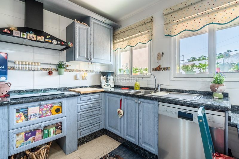 Foto f6816396-4734-4c15-bba6-80bb640f3401. Casa aparellada amb aparcament a Tegueste